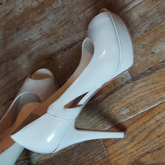 Marc Fisher Tan Peep-Toe Heels - Picture 4 of 8